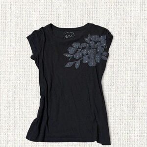🌸 Black Floral Sequin Tee (IC / International Concepts Petite)